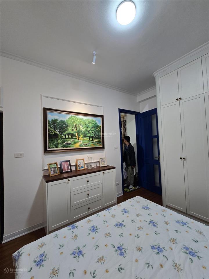 Cho thuê nhà chính chủ ngõ 9 võ chí công, cầu giấy 30m2 x 4 tầng, 2 phòng ngủ, đầy đủ nội thất