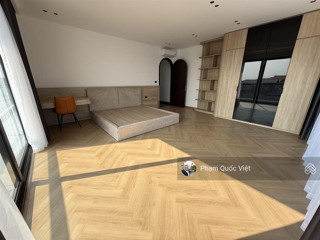 Bán nhà nguyễn văn cừ  bồ đề  long biên lô góc 2 mặt tiền 7 tầng + lửng nhà mới kính koong hiếm