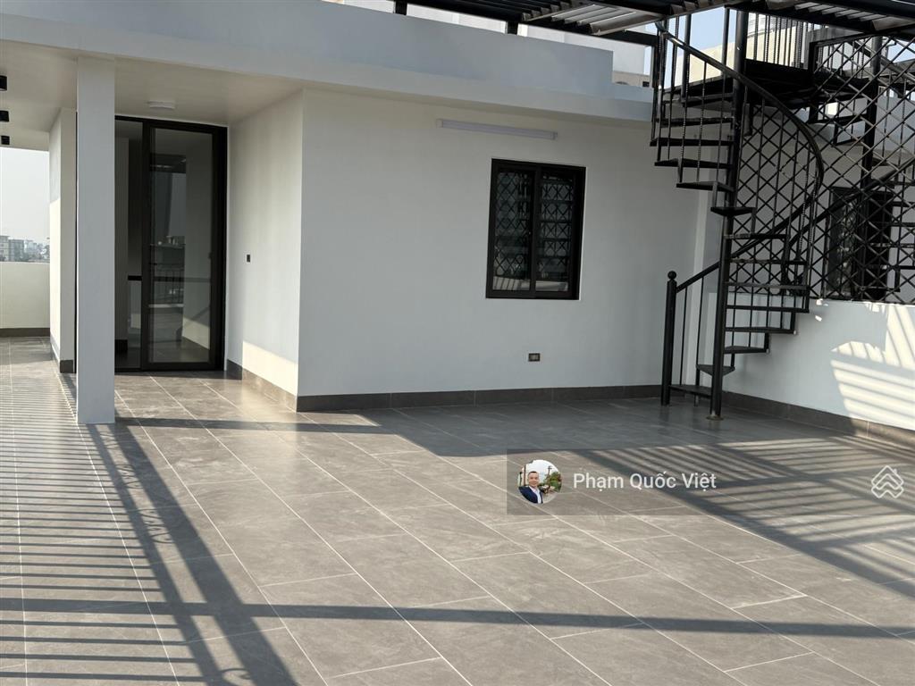 Bán nhà nguyễn văn cừ  bồ đề  long biên lô góc 2 mặt tiền 7 tầng + lửng nhà mới kính koong hiếm