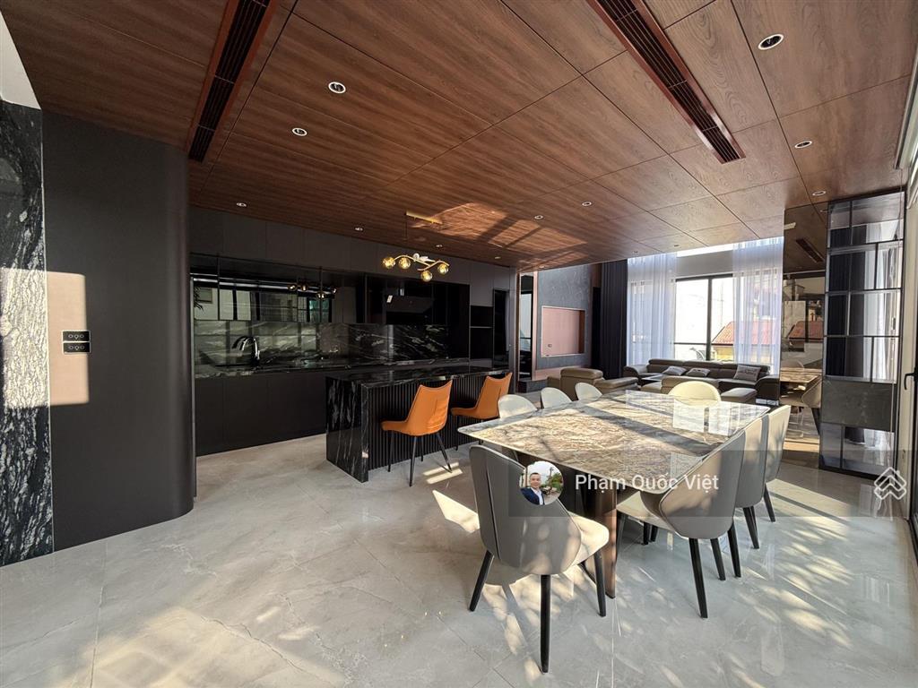 Bán nhà nguyễn văn cừ  bồ đề  long biên lô góc 2 mặt tiền 7 tầng + lửng nhà mới kính koong hiếm