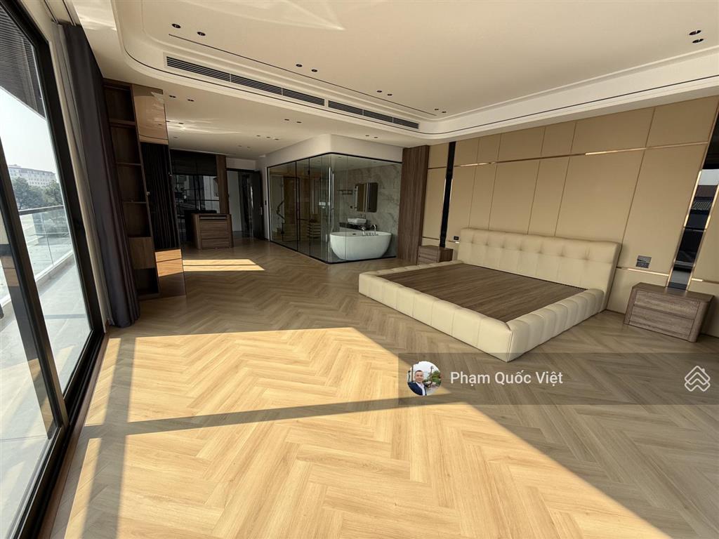 Bán nhà nguyễn văn cừ  bồ đề  long biên lô góc 2 mặt tiền 7 tầng + lửng nhà mới kính koong hiếm