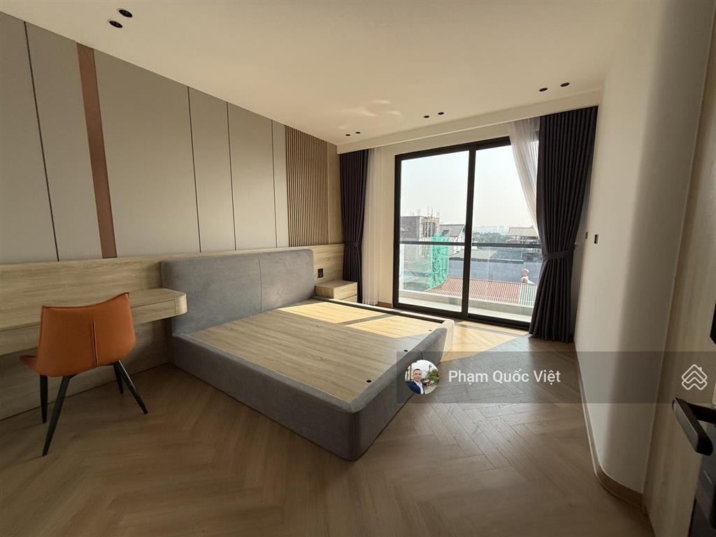 Bán nhà nguyễn văn cừ  bồ đề  long biên lô góc 2 mặt tiền 7 tầng + lửng nhà mới kính koong hiếm