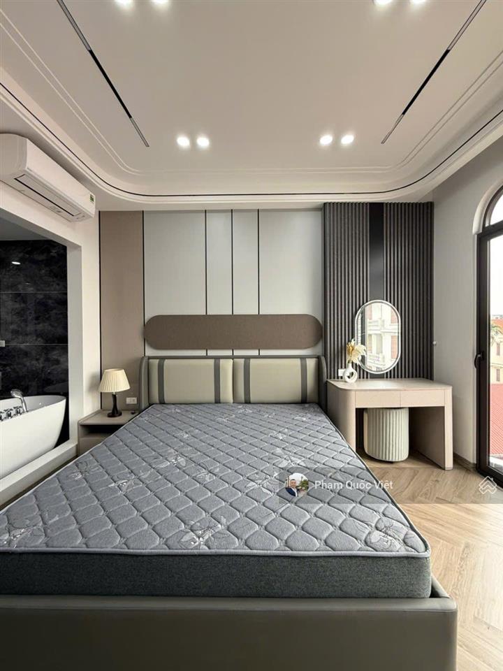 Bán nhà long biên nguyễn văn cừ bồ đề hà nội nhà 7 tầng + tum dt 52 m gara ô tô 7 chỗ