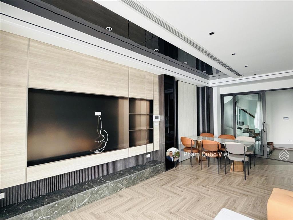 Bồ đề hồng tiến gần mipec riverside cầu long biên