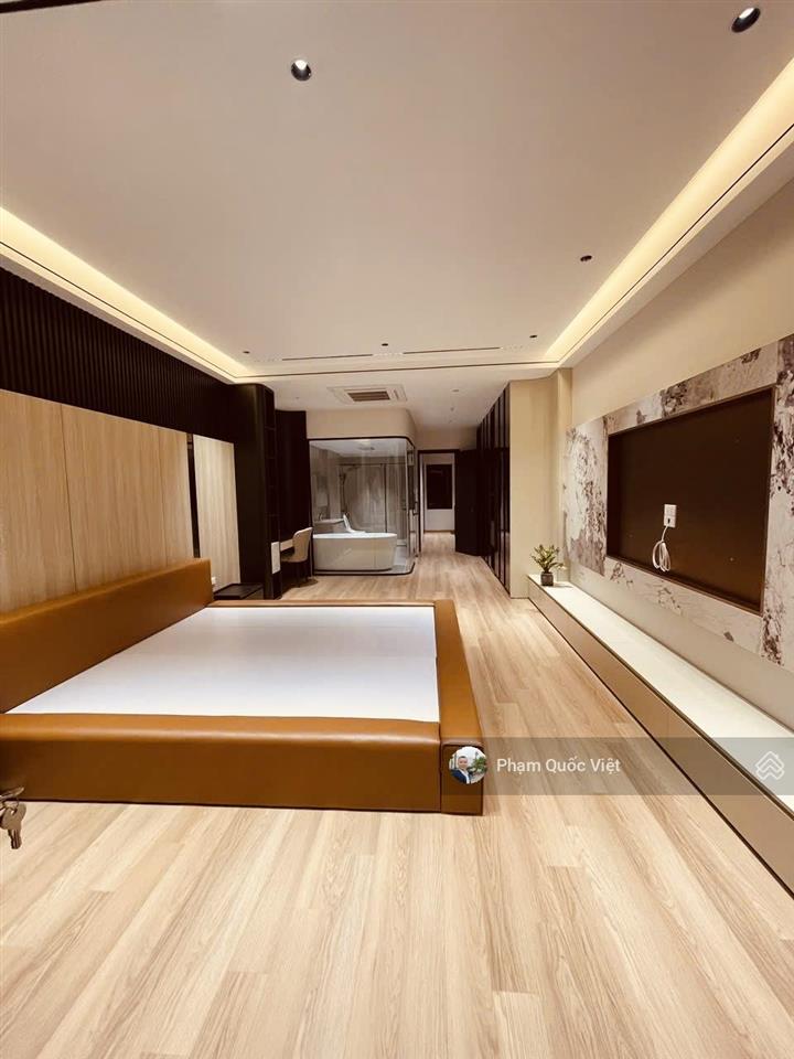 Bồ đề tư đình bát khối gần cầu trần hưng đạo