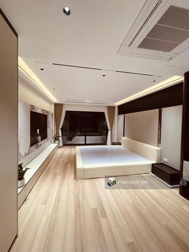Bồ đề tư đình bát khối gần cầu trần hưng đạo
