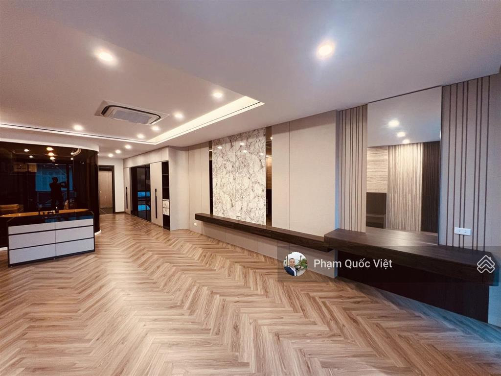 Bồ đề ngọc thụy hồng tiến. gần cầu chương & long biên.