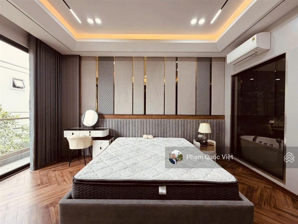 Bồ đề, lâm hạ, hồng tiến, hoàng như tiếp, cầu trần hưng đạo. kd, vp