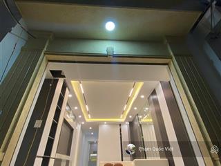 Bồ đề . bát khối tư đình cầu trần hưng đạo