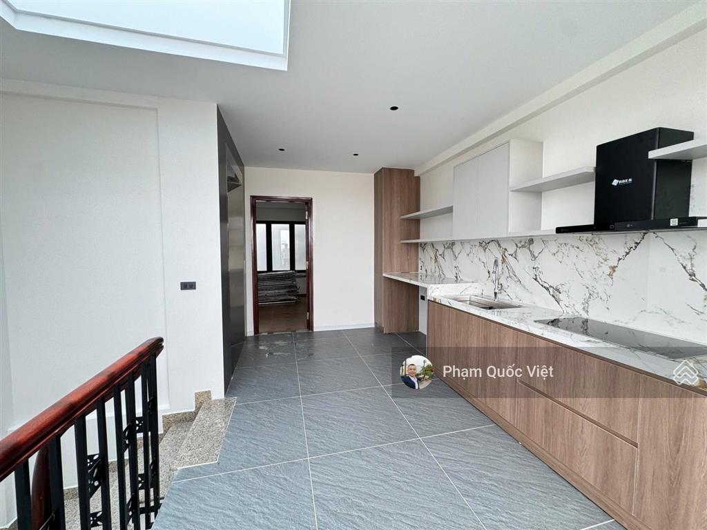 Bồ đề tư đình gara 2 ô tô full nội thất 6 tầng kết nối bồ đề cổ linh cầu vĩnh tu