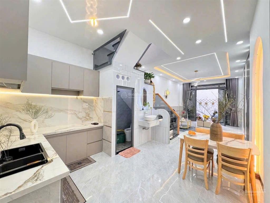 Nhà 2 tầng 4x14m gần aeon tân phú 5tỷ65 hẻm 5m, xe hơi vào tận nhà, shr, gần chợ, trường, bệnh viện