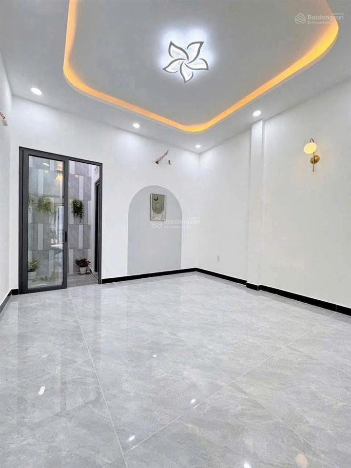 Nhà 2 tầng 4x14m gần aeon tân phú 5tỷ65 hẻm 5m, xe hơi vào tận nhà, shr, gần chợ, trường, bệnh viện