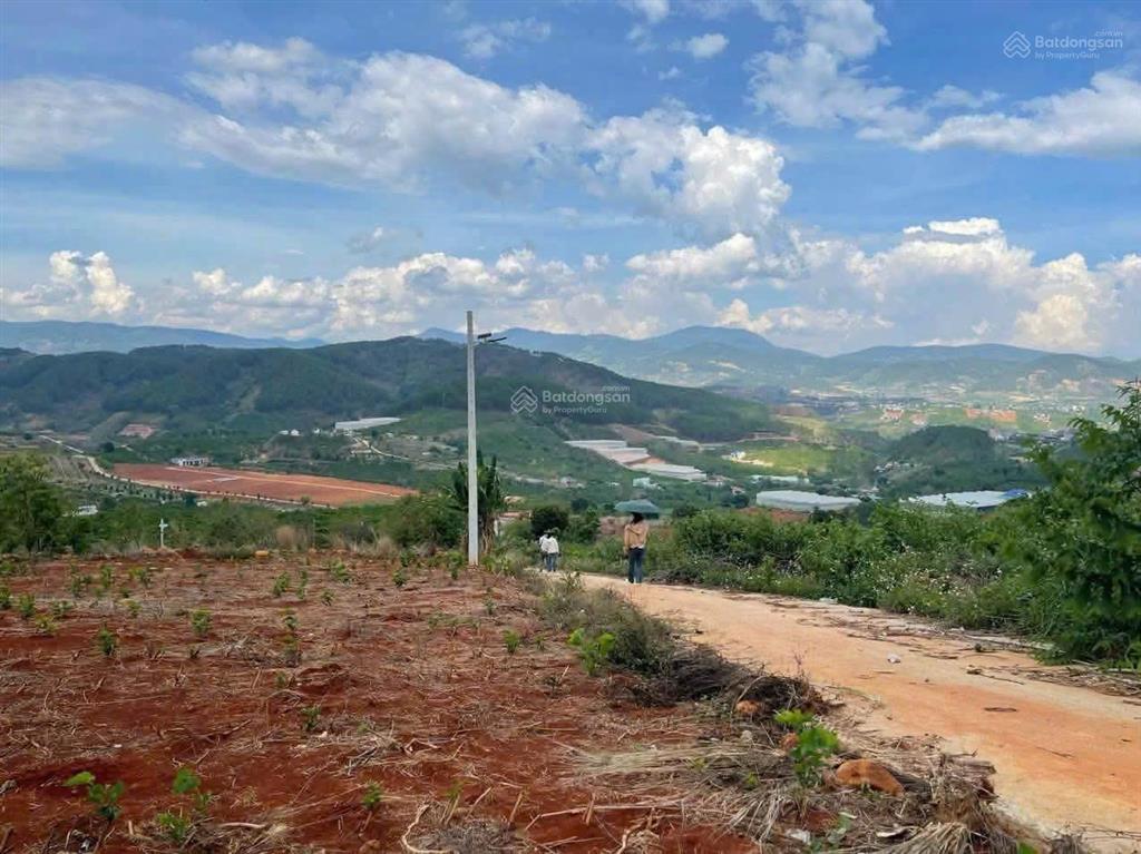 527m2 đất nghỉ dưỡng ven đà lạt, khu bãi côngnam ban, chỉ 888tr, đường lớn xe ô tô đi đến đất, shr