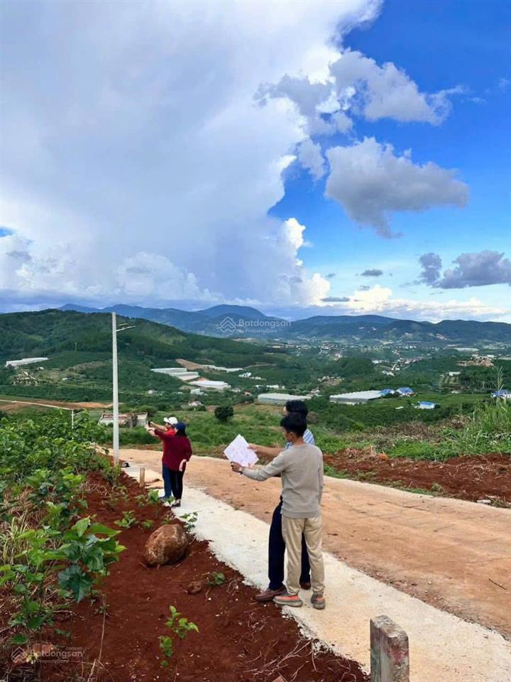 527m2 đất nghỉ dưỡng ven đà lạt, khu bãi côngnam ban, chỉ 888tr, đường lớn xe ô tô đi đến đất, shr
