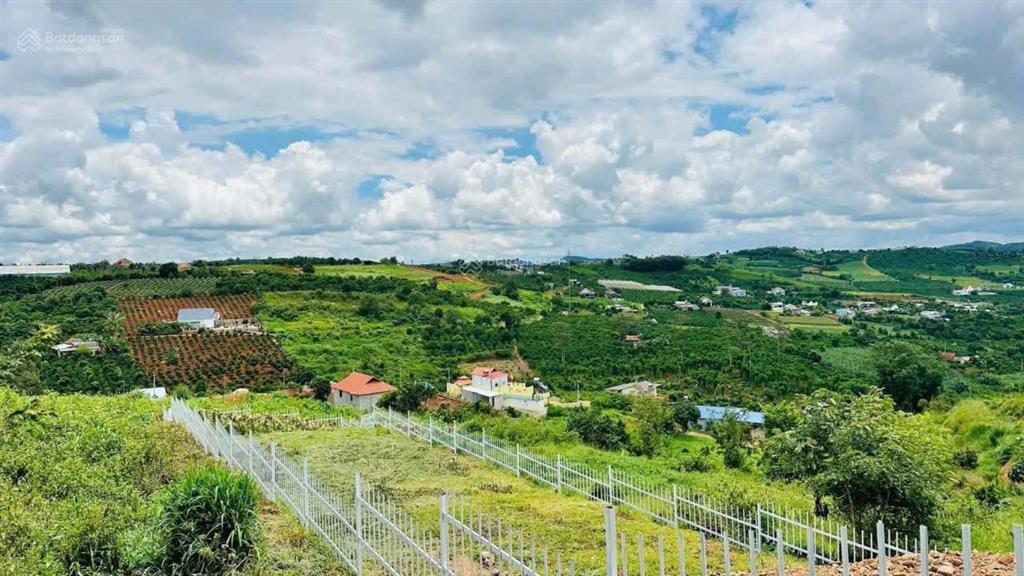 527m2 đất nghỉ dưỡng ven đà lạt, khu bãi côngnam ban, chỉ 888tr, đường lớn xe ô tô đi đến đất, shr