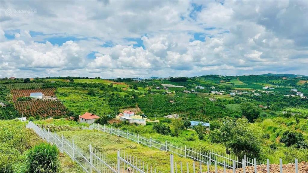 527m2 đất nghỉ dưỡng ven đà lạt, khu bãi côngnam ban, chỉ 888tr, đường lớn xe ô tô đi đến đất, shr