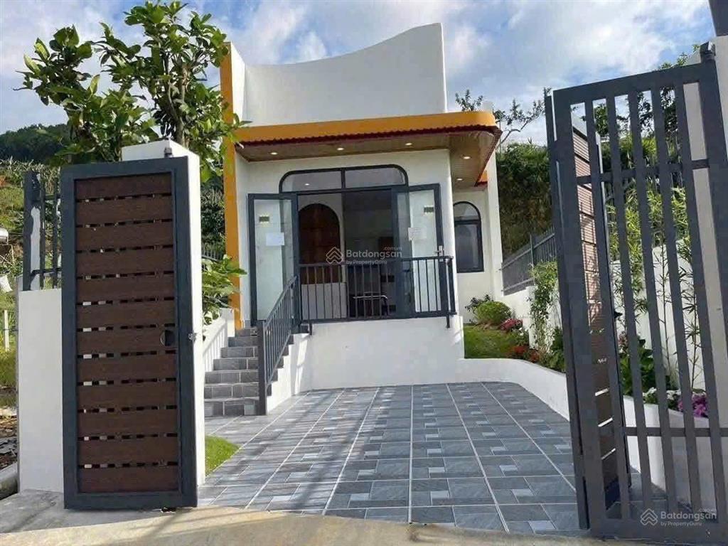Nhà nghỉ dưỡng nam ban  ven đà lạt chỉ 999tr (giá full), xách vali vào ở ngay, gần chợ, trường, bv