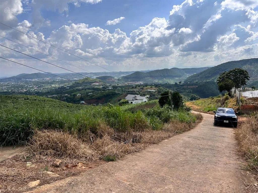 300m2 đất khu đông anh  ven đà lạt, view đẹp, đường lớn, gần chợ, trường, bv, thích hợp nghỉ dưỡng
