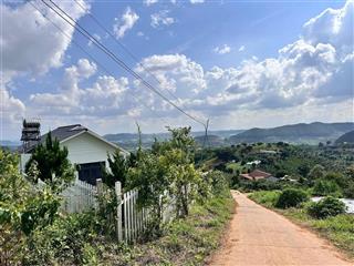 300m2 đất khu đông anh  ven đà lạt, view đẹp, đường lớn, gần chợ, trường, bv, thích hợp nghỉ dưỡng