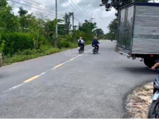 Cho thuê đất 9.342m có 300 thổ cư 3 mặt tiền đuờng phú xuân núi tượng xã tài lài đồng nai 18tr/t