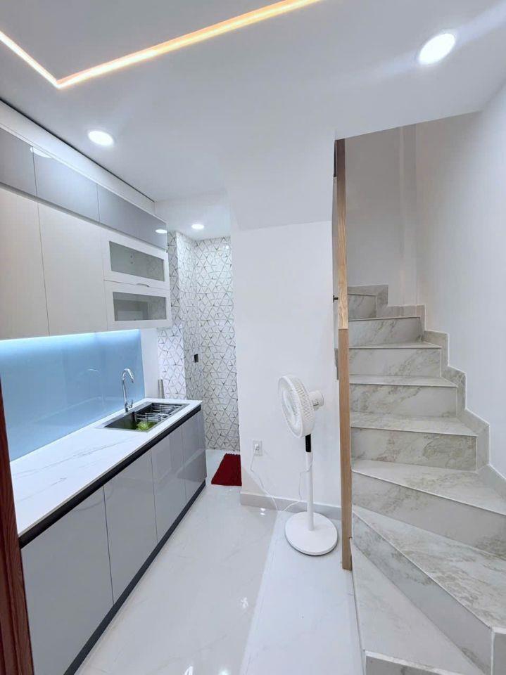 NHỎ XINH GIÁ MỀM NGAY LŨY BÁN BÍCH 3 TẦNG 2PN 3WC CHỈ 2.2 TỶ