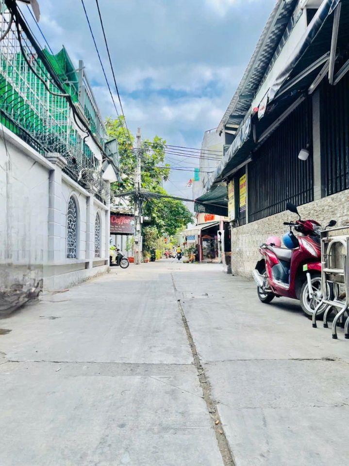 NHÀ ĐẸP HẺM Ô TÔ LÊ VĂN QUỚI 39M2 MỚI 2 TẦNG 2PN 2WC CHỈ 4.98 TỶ