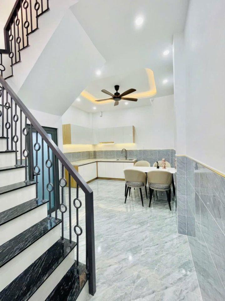 NHÀ ĐẸP HẺM Ô TÔ LÊ VĂN QUỚI 39M2 MỚI 2 TẦNG 2PN 2WC CHỈ 4.98 TỶ