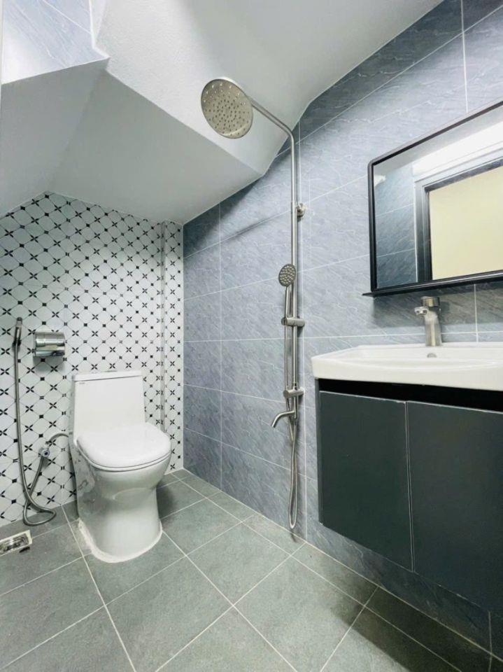 NHÀ ĐẸP HẺM Ô TÔ LÊ VĂN QUỚI 39M2 MỚI 2 TẦNG 2PN 2WC CHỈ 4.98 TỶ