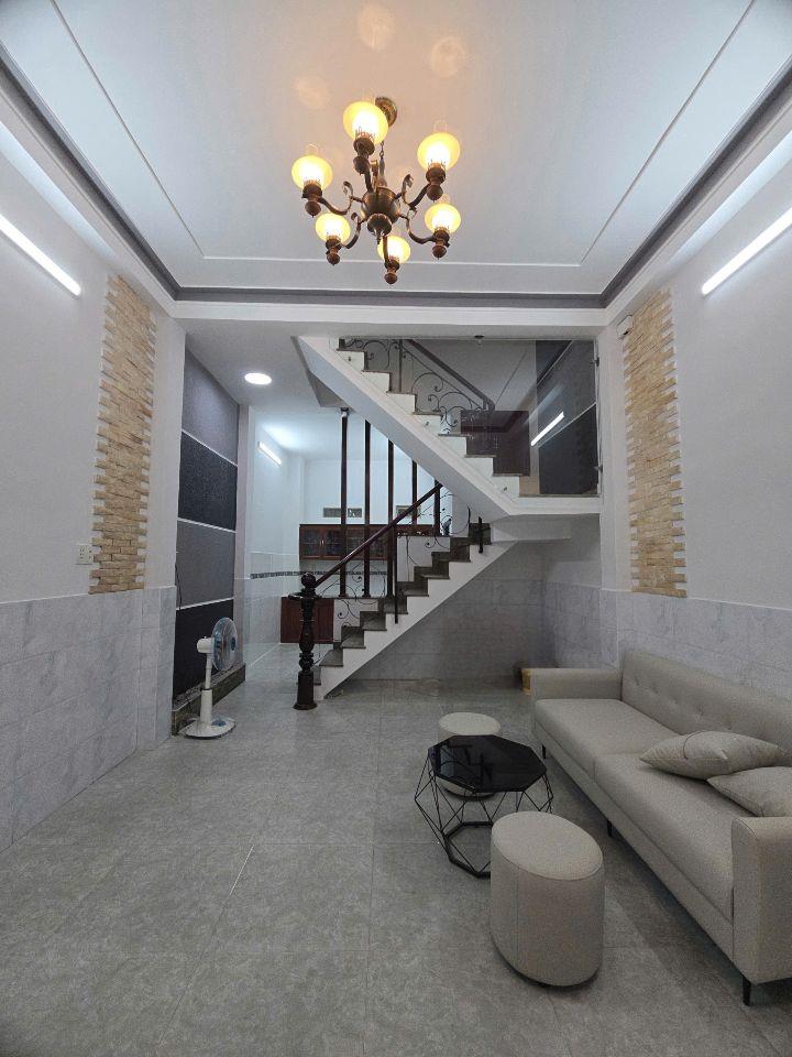 HIẾM CÓ LÊ VĂN QUỚI 40M2 4 TẦNG ĐÚC 4PN 3WC SHR GIÁ 5.18 TỶ