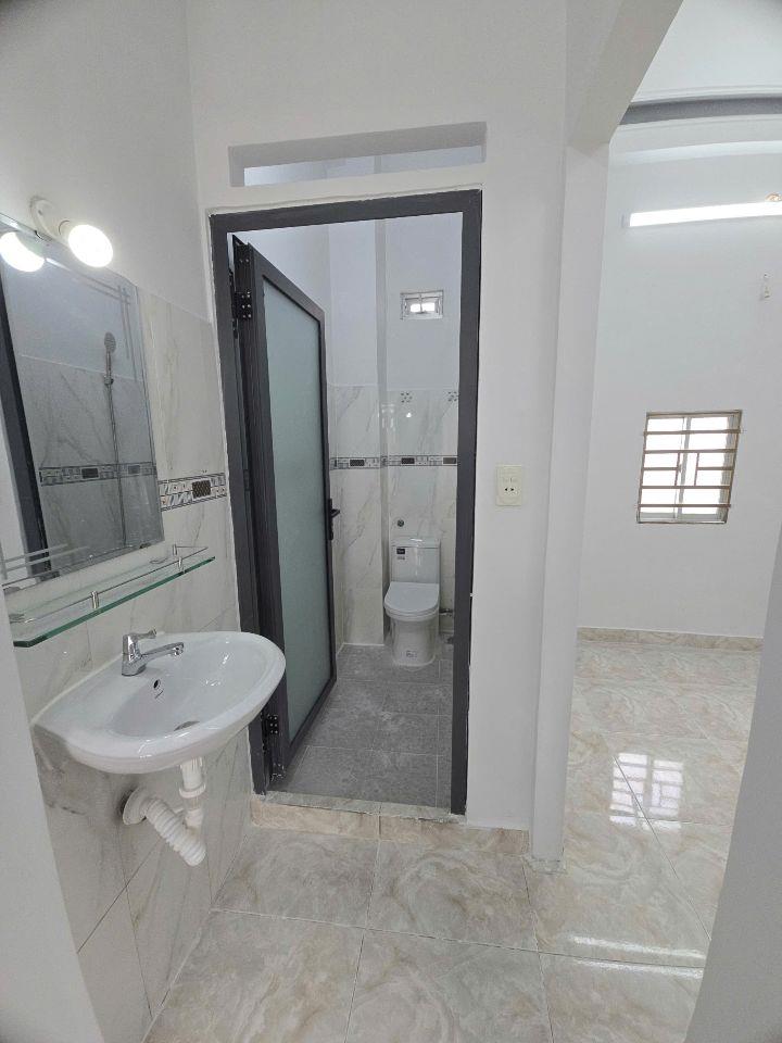 HIẾM CÓ LÊ VĂN QUỚI 40M2 4 TẦNG ĐÚC 4PN 3WC SHR GIÁ 5.18 TỶ