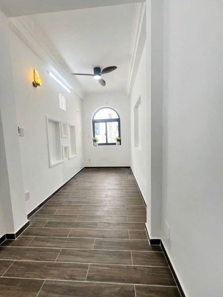 LÊ THỊ BẠCH CÁT Q11 - 25M2 - 4 TẦNG ĐÚC 3PN 2WC SÂN THƯỢNG GIÁ 4.5 TỶ