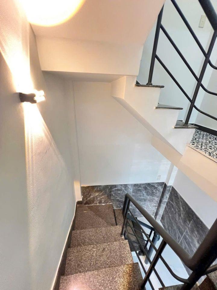 LÊ THỊ BẠCH CÁT Q11 - 25M2 - 4 TẦNG ĐÚC 3PN 2WC SÂN THƯỢNG GIÁ 4.5 TỶ