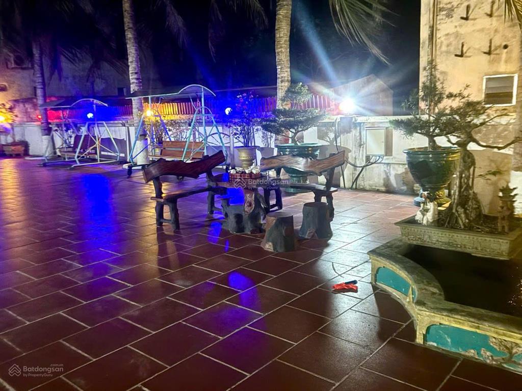Bán khách sạn mặt tiền biển giao ninh, ninh bình, diện tích 2300 m2, 3 tầng, 25 phòng, giá 15 tỷ