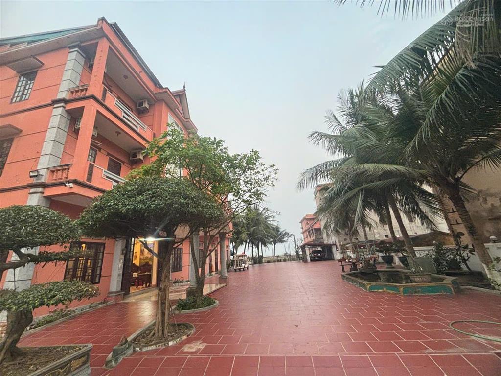 Bán khách sạn mặt tiền biển giao ninh, ninh bình, diện tích 2300 m2, 3 tầng, 25 phòng, giá 15 tỷ