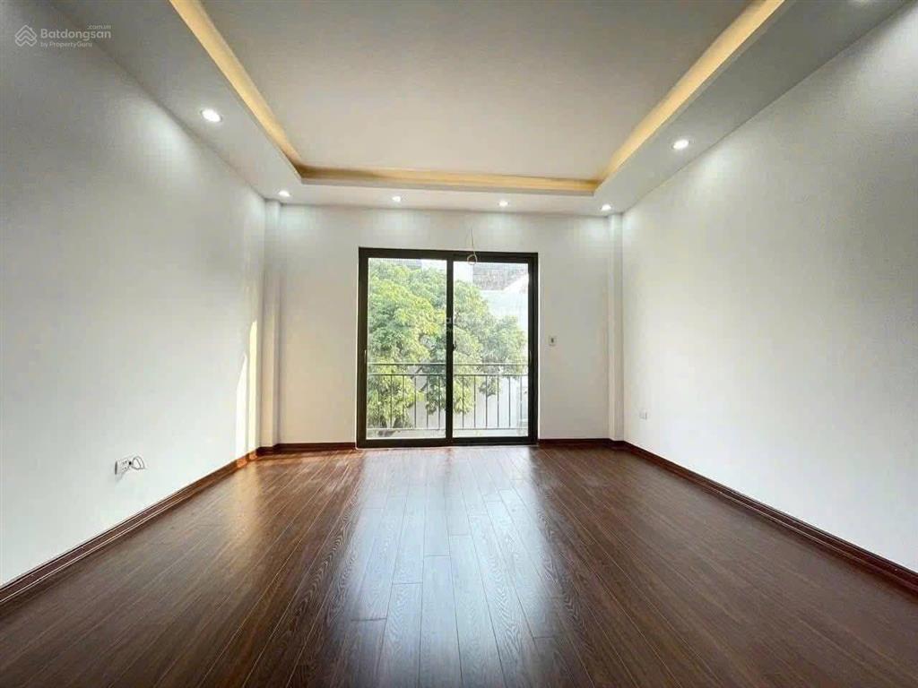 Nhà 4,tầng dt46,m ngõ nông ! gầnôtôcách180,m ra đường 3.5 nối trịnh văn bô !
quanh 5,đồng