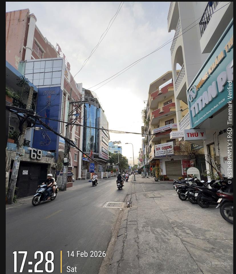 Mt nguyễn trọng tuyển  ngay nguyễn văn trỗi 81.3m2 (5.5x15)  3 tầng siêu vị trí kinh doanh tốt