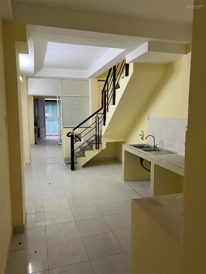 Bán nhà hxh phân lô huỳnh văn bánh 38,4m2 (3x13m)  1t1l có 2pn 2wc. giá rẻ nhất khu này