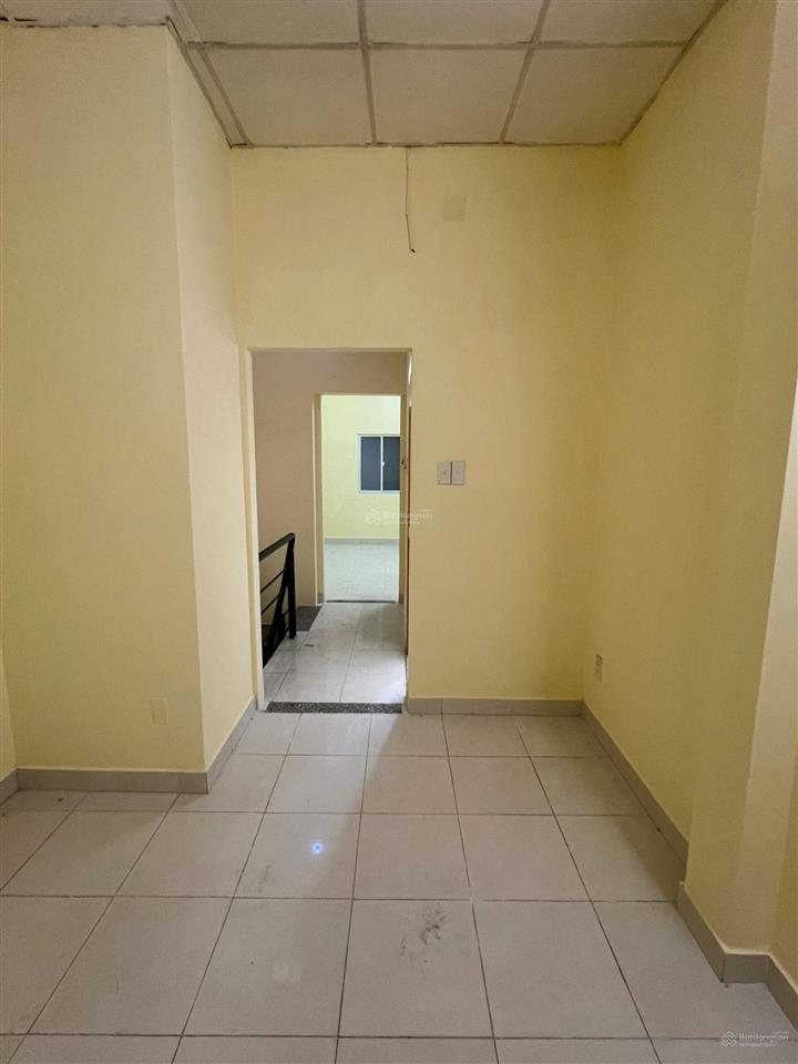 Bán nhà hxh phân lô huỳnh văn bánh 38,4m2 (3x13m)  1t1l có 2pn 2wc. giá rẻ nhất khu này