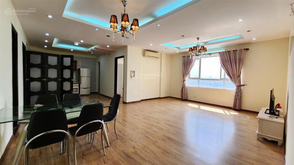Bán căn hộ vị trí trung tâm thuận tiện đi lại, đi ra phố đi bộ nguyễn huệ chỉ 1km.
