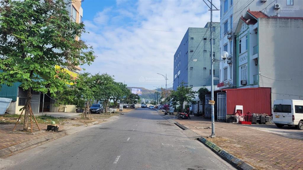 Bán đất nam ga hạ long, diện tích 115,5m2 (5,5x21m), hướng đông bắc