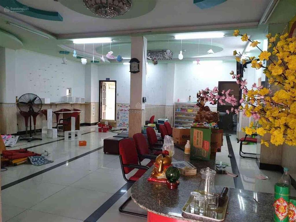 Tòa nhà 3 mặt tiền hương lộ 2 ngay coop mart, diện tích lớn 300m2, ngang 10, hầm 7 tầng, thang máy