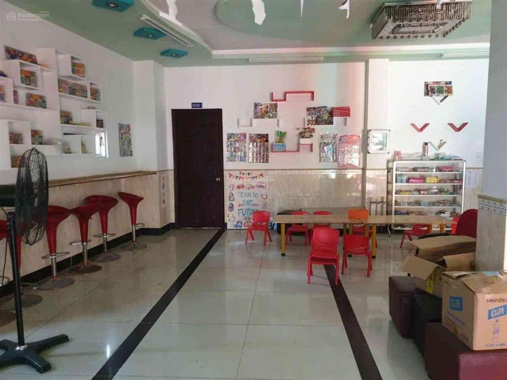 Tòa nhà 3 mặt tiền hương lộ 2 ngay coop mart, diện tích lớn 300m2, ngang 10, hầm 7 tầng, thang máy