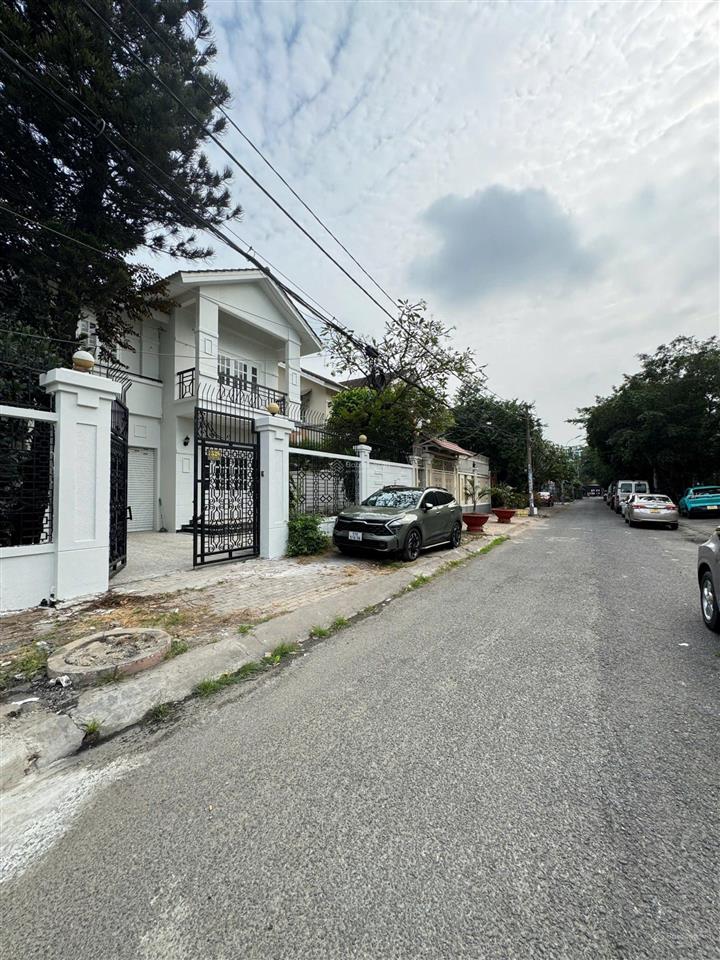 Bán biệt thự đẹp, tiện ích tại đường lộ tẻ, 24,5 tỷ, 250m2