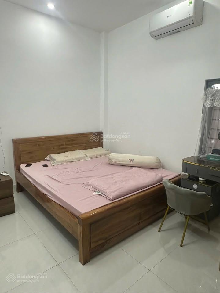 Bán nhà hẻm rộng hoàng văn thụ, full nội thất