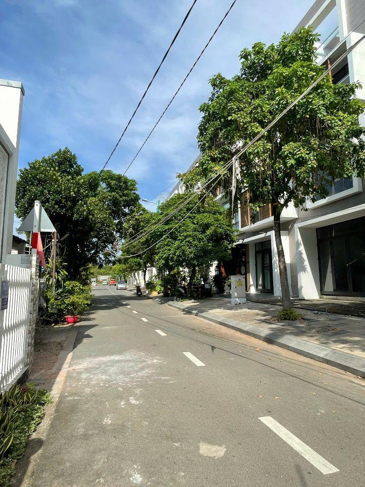 Nhà 5x18.5m ngay trung tâm bà rịa giá 3ty3 bao hết.LH:0934571026