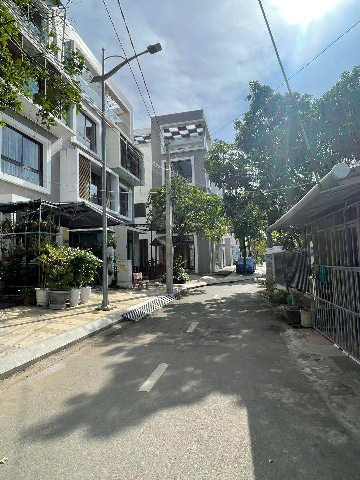 Nhà 5x18.5m ngay trung tâm bà rịa giá 3ty3 bao hết.LH:0934571026