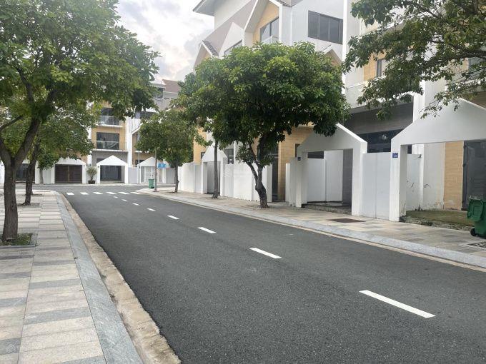 Nhà mái thái 5x18.5m, trệt 3 lầu cách cđ dầu khí 200m. Giá 3ty4