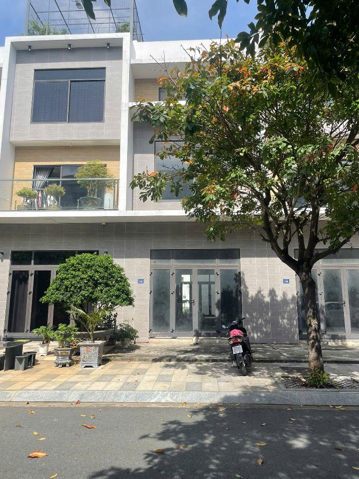 Nhà Đào Duy Từ trung tâm bà rịa, 5x18m 3 lầu giá 3ty150