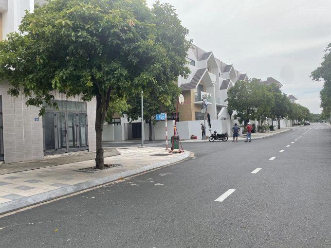 Căn duy nhất 3ty3 trệt 3 lầu, gần cao đẳng dầu khí bà rịa.