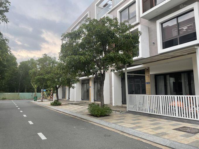 Căn duy nhất 3ty3 trệt 3 lầu, gần cao đẳng dầu khí bà rịa.